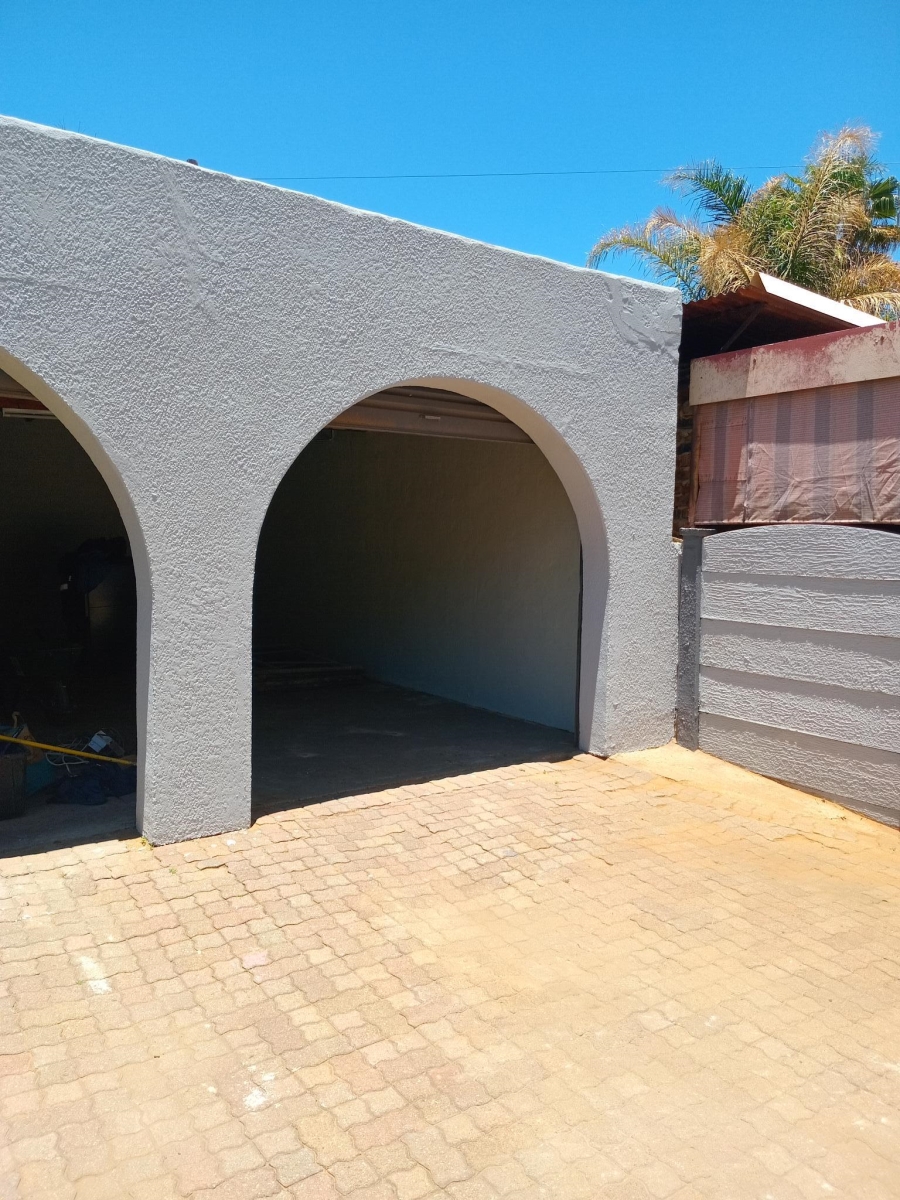 To Let 3 Bedroom Property for Rent in Vaalpark Free State